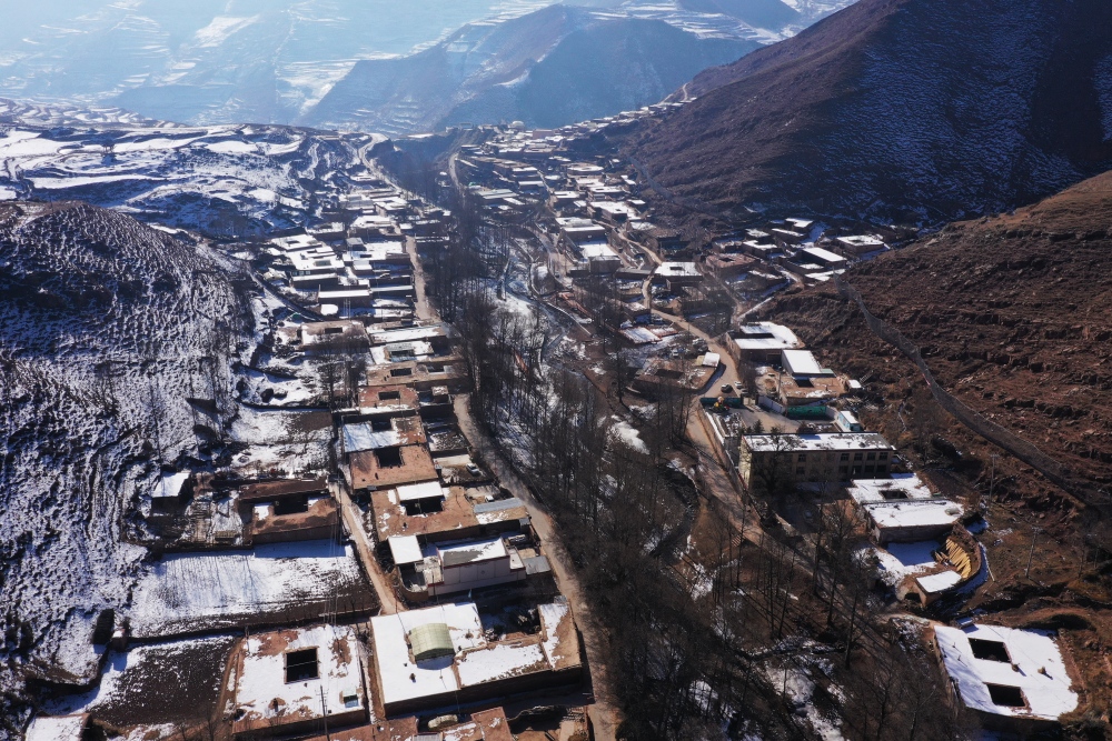 雪落塔加藏族鄉(xiāng)。張忠蘋攝